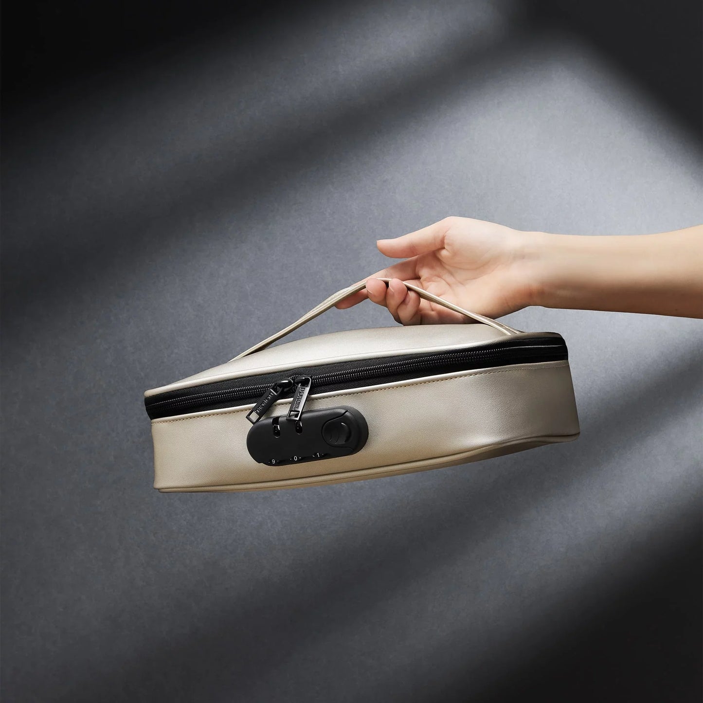 Discreet Box Luxury Gold - DORCEL - BraTopia