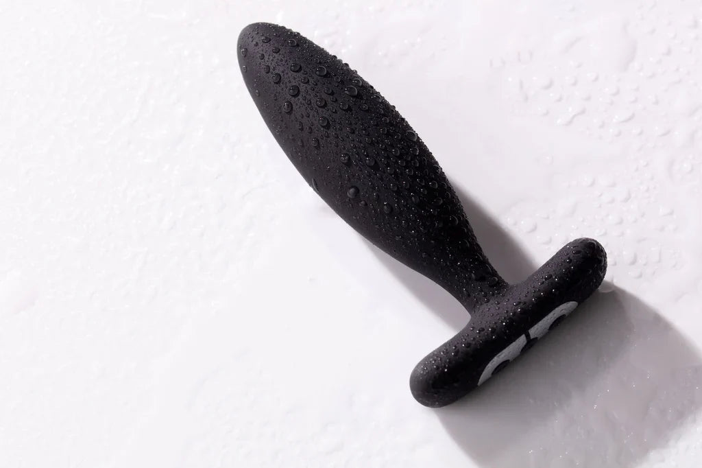 Vesta Vibrating Bullet Plug In Black - Je Joue - BraTopia