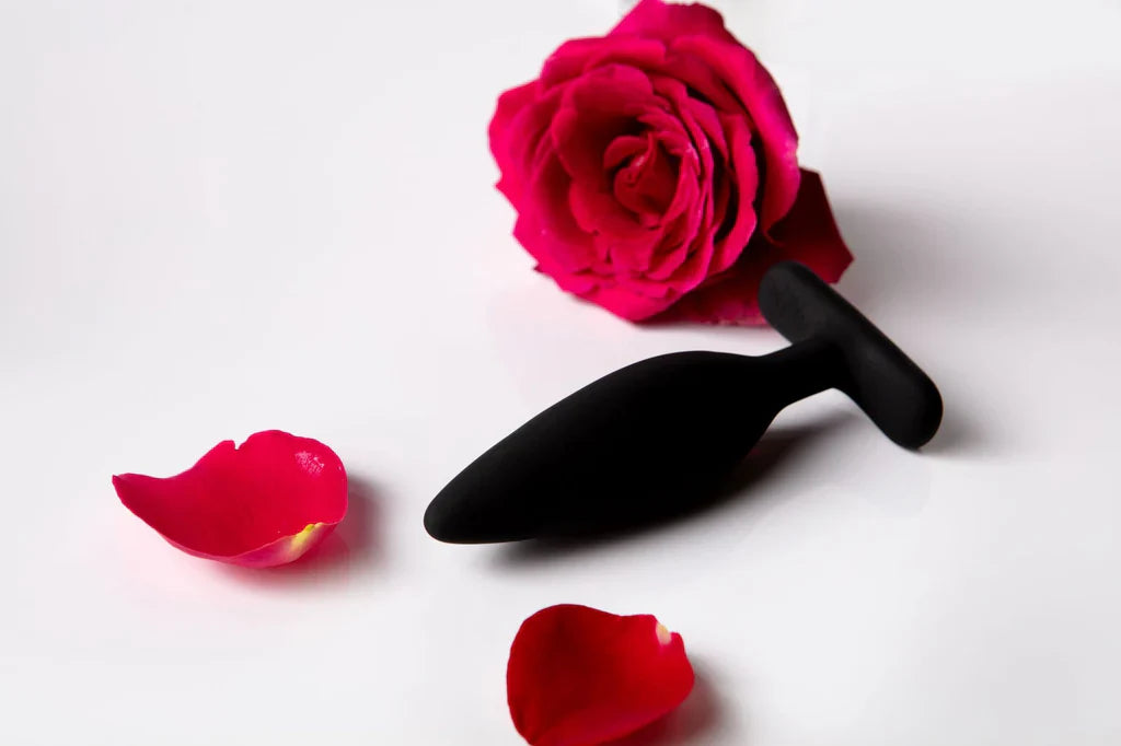 Vesta Vibrating Bullet Plug In Black - Je Joue - BraTopia