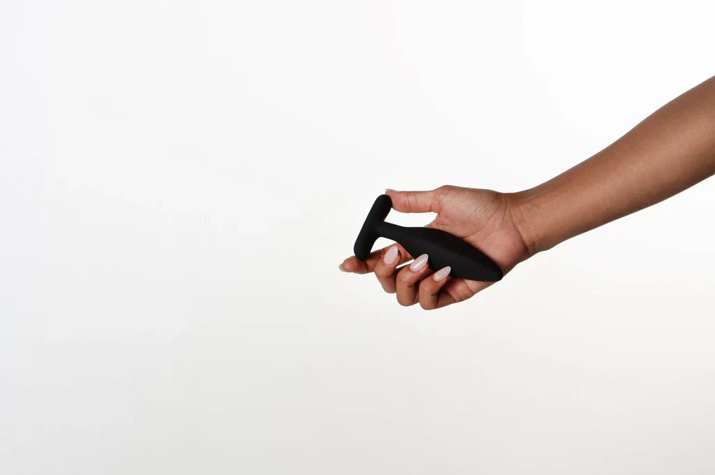 Vesta Vibrating Bullet Plug In Black - Je Joue - BraTopia