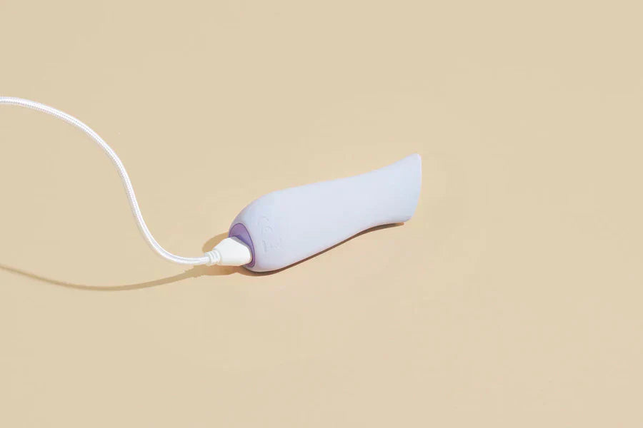 Kip Waterproof Ergonomic Clitoral Vibrator in Lavender - Dame