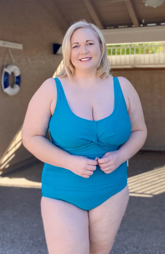 Plus Solid Twist Mail in Emerald