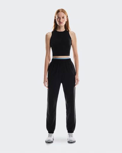 Studio Crop in Black