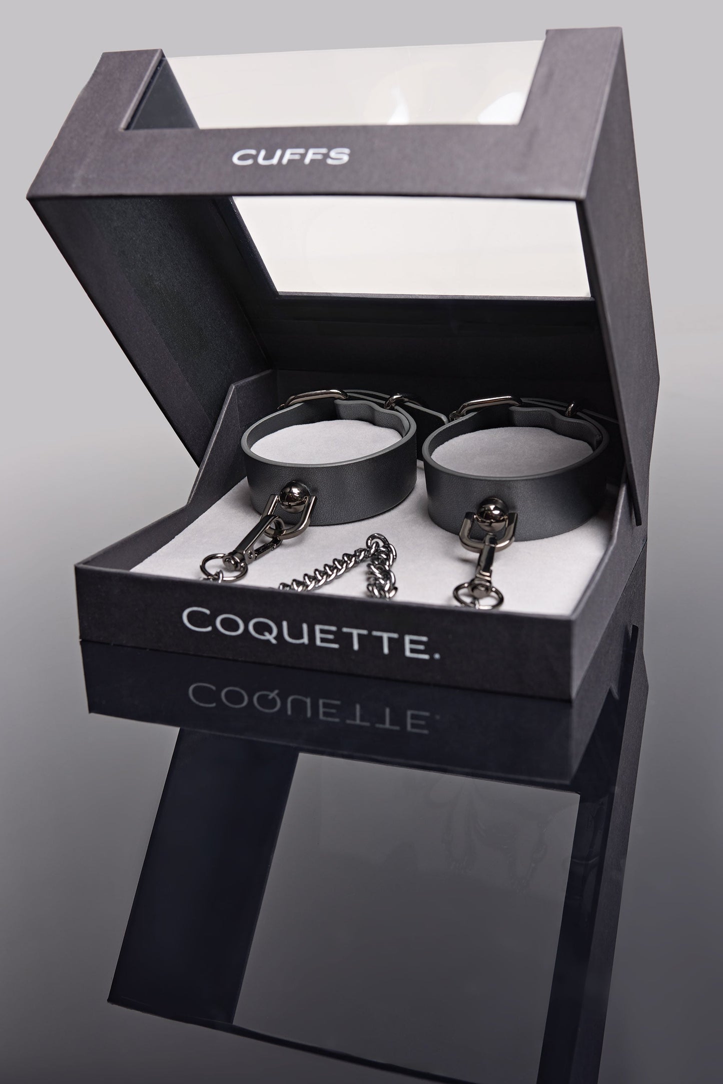Chain-Link Cuffs In Grey - Coquette