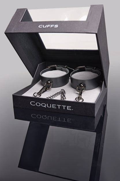 Chain-Link Cuffs In Grey - Coquette