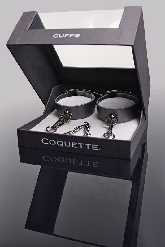 Chain-Link Cuffs In Grey - Coquette